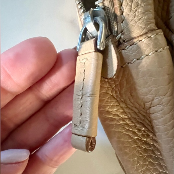 Vintage Prada beige leather bowling bag. Fair condition. - Picture 9 of 9